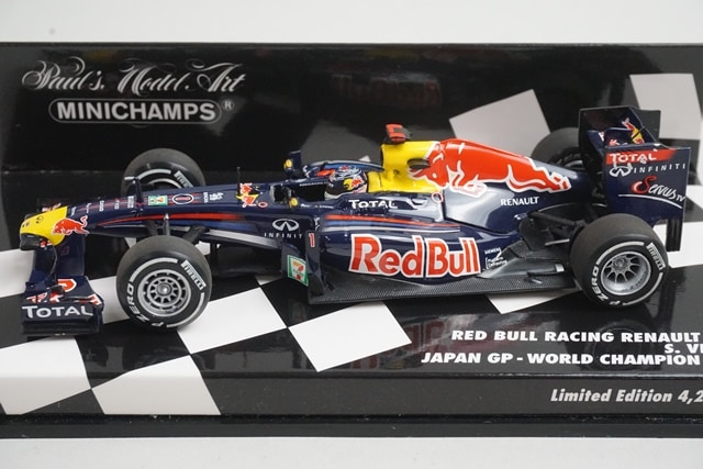 1/43 ミニチャンプス 410110301 レッドブルレーシング ルノー