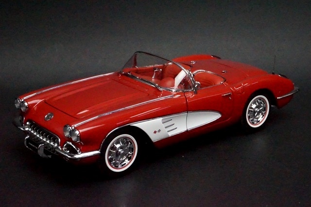 1/18 オートアート 71141 シボレー コルベット 1959 ROMAN RED