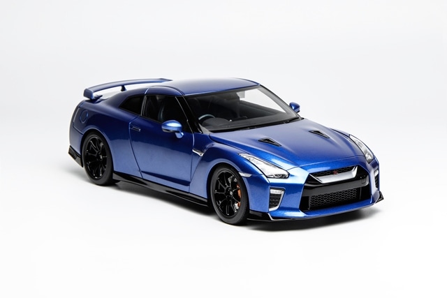 新品 M83504 モーターヘリックス 1/18 Nissan GT-R(R35) Track Edition