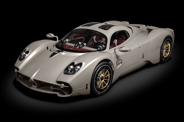 新品 HK120 ポケール 1/8 パガーニ ウトピア (ルネサンスグレー) 組立