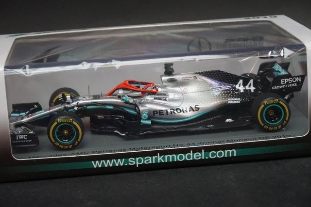 F1ミニカー メルセデスAMG ハミルトン 2016年 2016 Mercedes-Benz AMG F1 W07, #44 Lewis Hamilton - Bburago 18