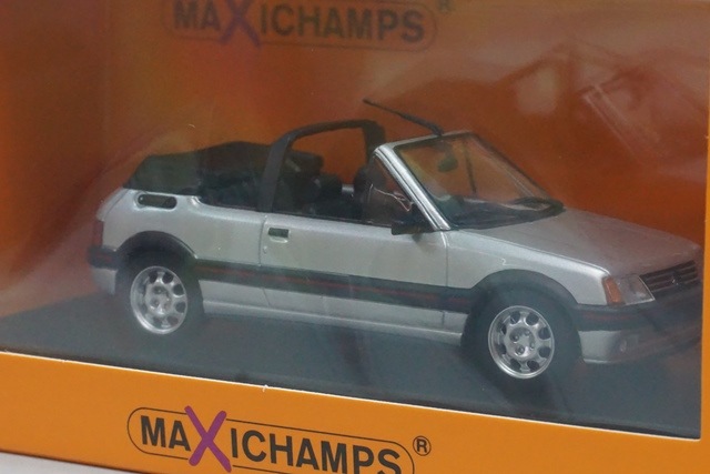 新品 940112331 マキシチャンプス 1/43 プジョー 205 CTI カブリオレ