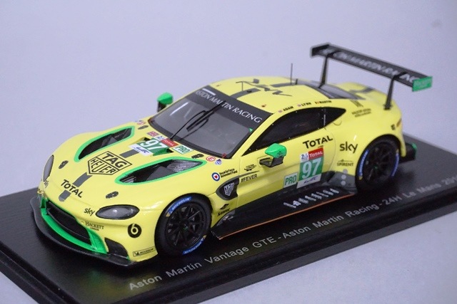 1/43 スパーク S7073 アストンマーティン Vantage GTE Aston