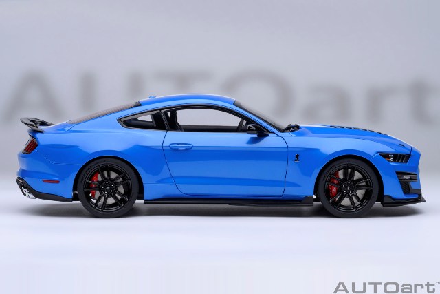 オートアート1/18アルファロメオ ・シェルビー・マスタング 2点セット オートアート1/18アルファロメオ ・シェルビー・マスタング 2点