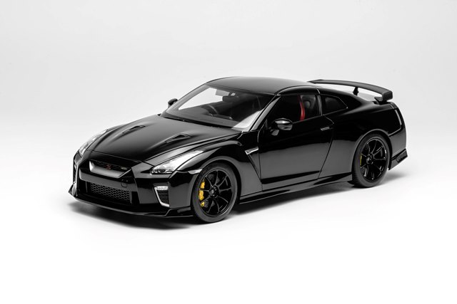 予約 M83519 モーターヘリックス 1/18 Nissan GT-R(R35) Track Edition