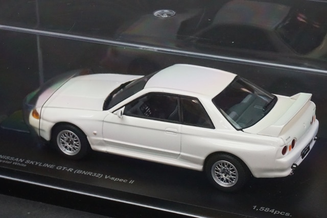 1/43 京商 03222W 日産 スカイライン GT-R (BNR32) VスペックⅡ