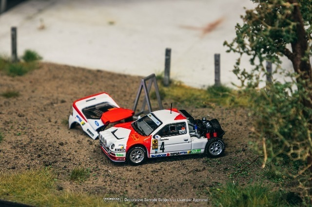 予約 T64P-001-86RC04 Tarmac Works 1/64 フォード Ford RS200
