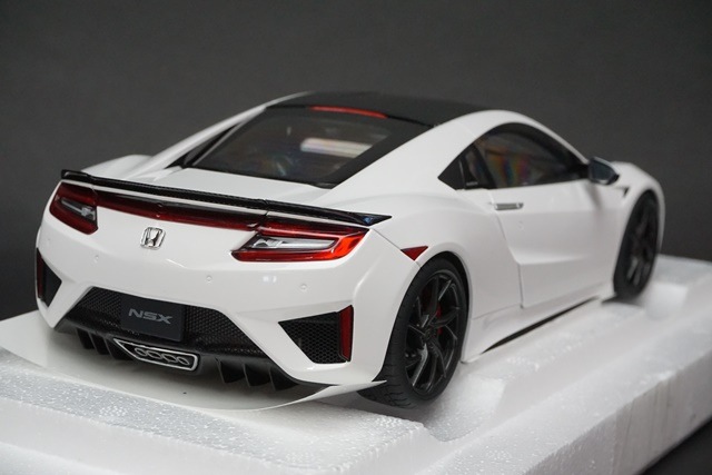 1/18 オートアート 73231 ホンダ NSX (NC1) ホワイト, Boost Gear