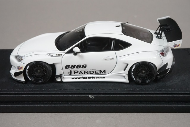 1/43 �����˥å�����ǥ� IG1165 �ѥ�ǥ� �ȥ西 86 V3 �ۥ磻��