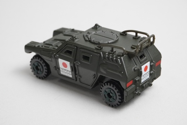トミカ トイザらスオリジナル 自衛隊 軽装甲機動車 2台セット