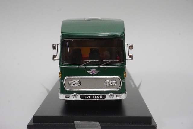 スパークモデル1／43．1967年ティームロータストランスポーターです スパークモデル1／43．1967年ティームロータストランスポーター