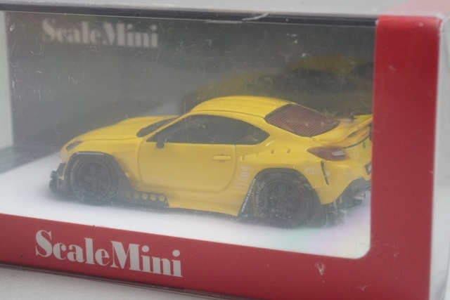新品 ScaleMini 1/64 トヨタ TOYOTA GR 86 Rocket Bunny yellow