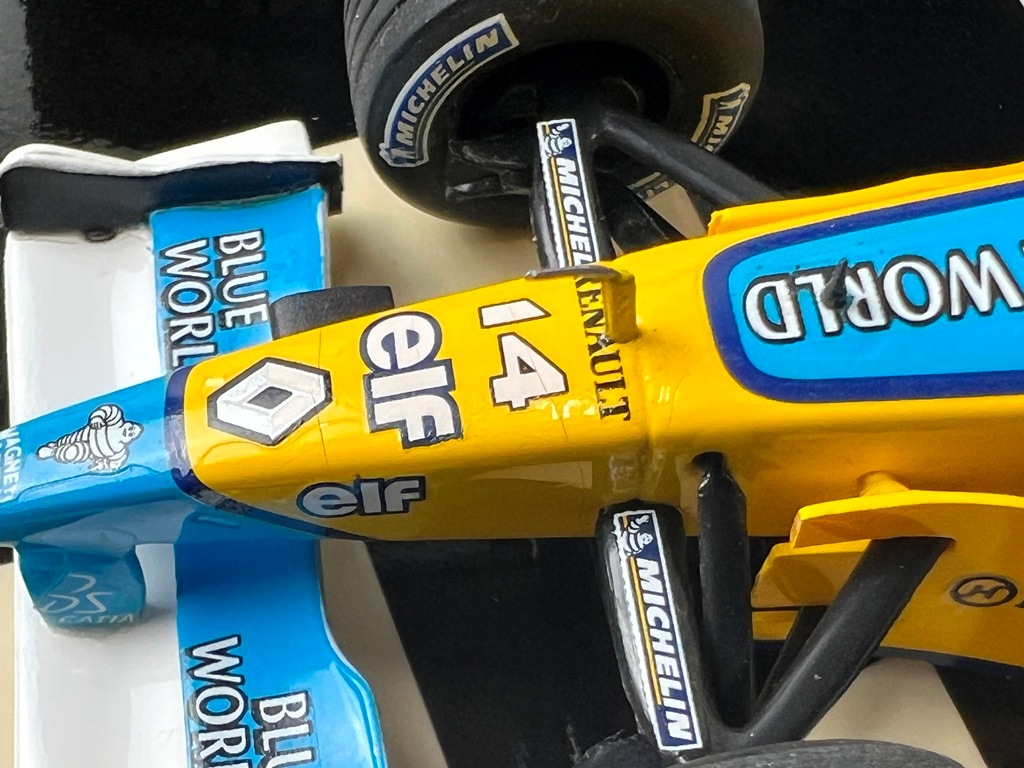 1/43 ミニチャンプス 400020014 ルノー F1 チーム R202 #14 J