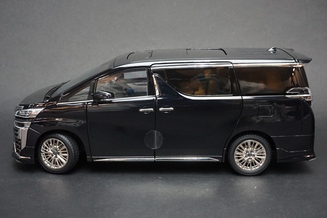 1/18 TK-KF030-2 KENGFai 1/18 トヨタ ヴェルファイア パール