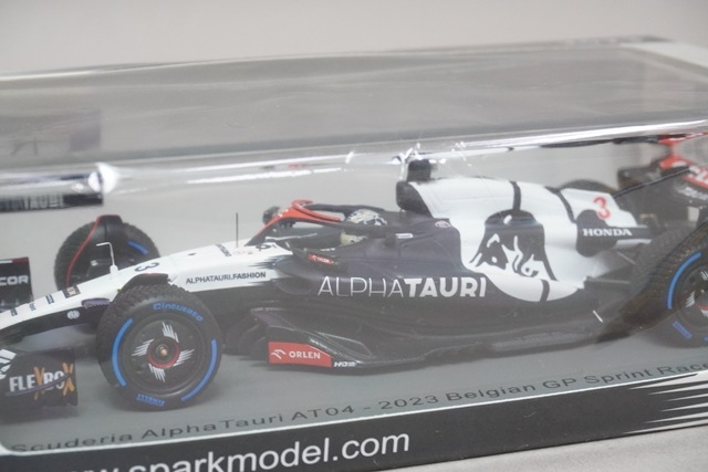 スパーク 未開封 スパーク 1/43 スクーデリア・アルファタウリ AT01