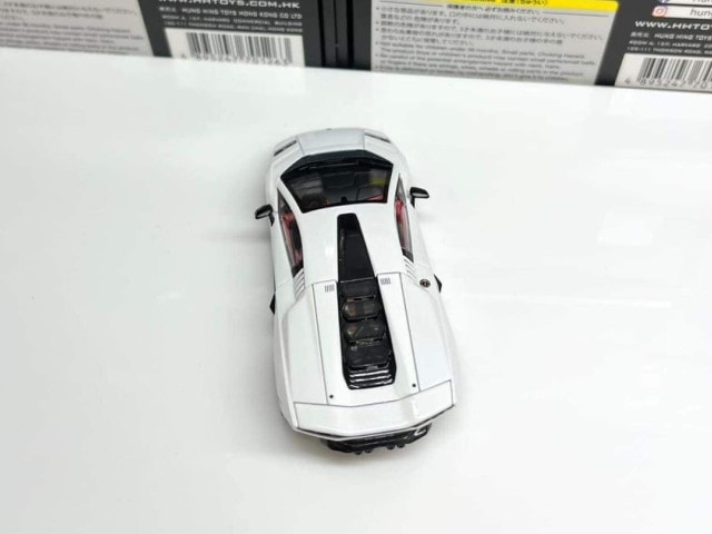 HH TOYS 1/64　ランボルギーニ カウンタック LPI 800-4 Amazon | Hung Hing Toys 1/64 ランボルギーニー・カウンタック