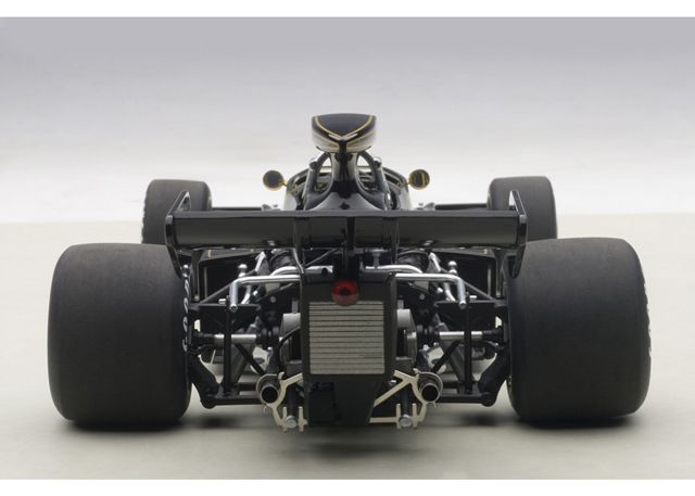 新品 87329 オートアート 1/18 ロータス 72E 1973 #2 ロニー・ピーター