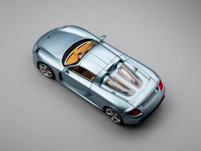 新品 Cars' Lounge 1/64 ポルシェ Porsche Carrera GT Sally Blue