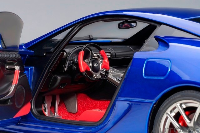 新品 78858 オートアート 1/18 レクサス LFA （パール・ブルー