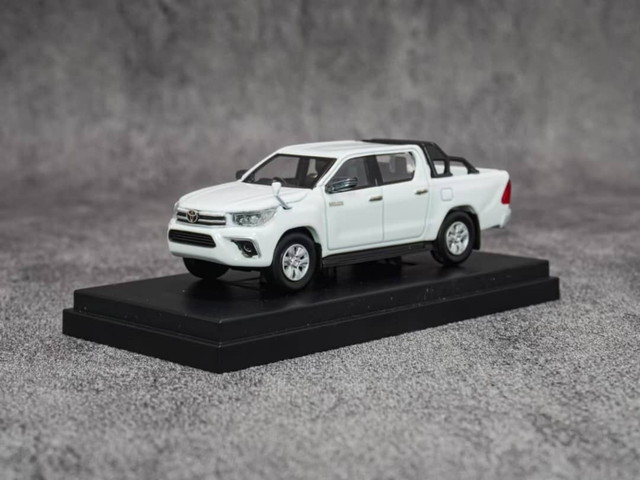 新品 64055 エブロ 1/64 トヨタ ハイラックス TOYOTA HILUX Super