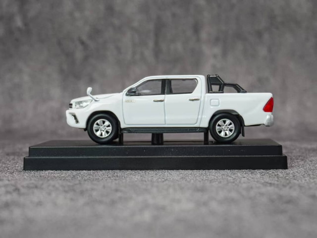 新品 64055 エブロ 1/64 トヨタ ハイラックス TOYOTA HILUX Super