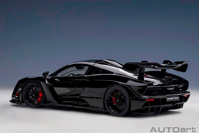 1/18ミニカー 新品 76076 オートアート 1/18 マクラーレン セナ （ブラック