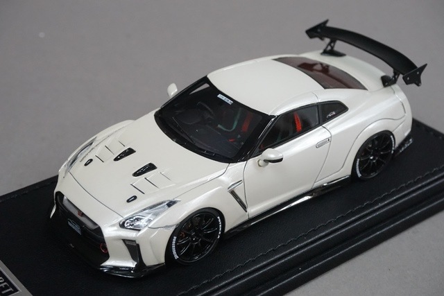 イグニッションモデル　TOP SECRET GT-R  ホワイト イグニッションモデル 1/18 TOP SECRET 34GT-R (BNR34) ホワイト