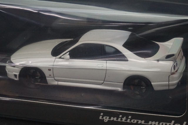 イグニッションモデル　スカイラインGT-R　V-spec R33 photo2L.jpg