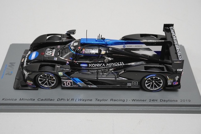 1/43 スパーク 43DA19 コニカミノルタ キャデラック DPi-V.R ウェイン
