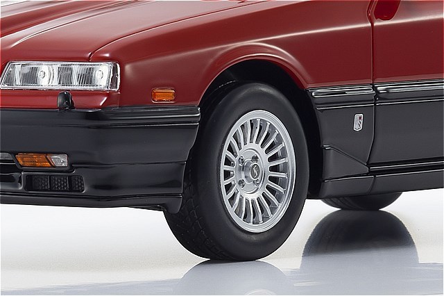 新品 KSR18065R 京商 1/18 日産 スカイライン 2000 ターボ RS-X