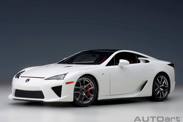 新品 78851 オートアート 1/18 レクサス LFA （ホワイテスト