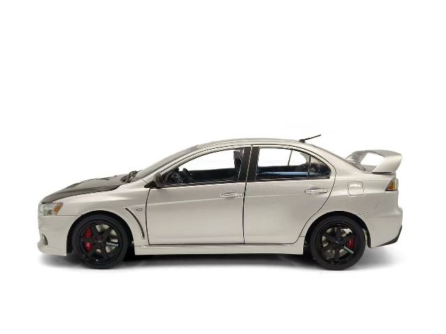 101-108 VIAT MODEL 1/18 三菱 ランサー エボリューション 新品 VT18002 VIAT MODEL 1/18 三菱 Lancer Evolution ランサー