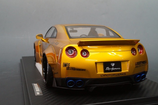 ����17B02-66 onemodel 1/18 ���� LB Work R35 Ducktail �������ॴ�����