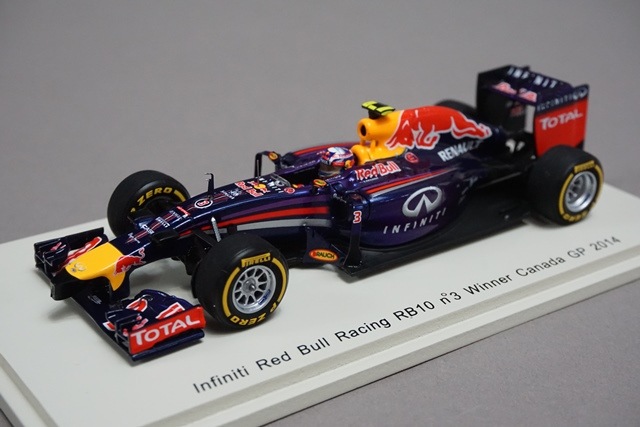 spark スパーク　RB10 ダニエルリカルド　レッドブル ケース付き 1/43 スパーク S3031 インフィニティ レッドブルレーシング RB10