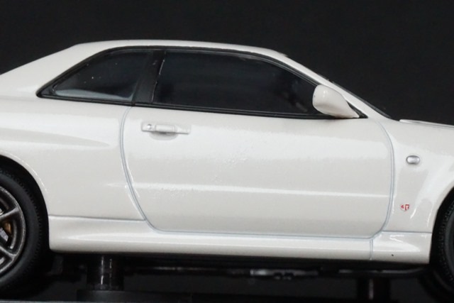 1/43　日産 スカイライン GT-R ニスモ　R32 ミニカー　ホワイトパール Amazon | イグニッション モデル 1/43 ニッサン スカイライン GT-R