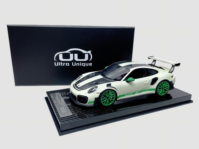 予約 Uitra Unique 1/18 ポルシェ Porsche 911 GT2RS Luminous Green