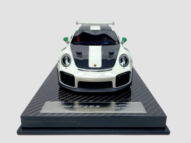 予約 Uitra Unique 1/18 ポルシェ Porsche 911 GT2RS Luminous Green
