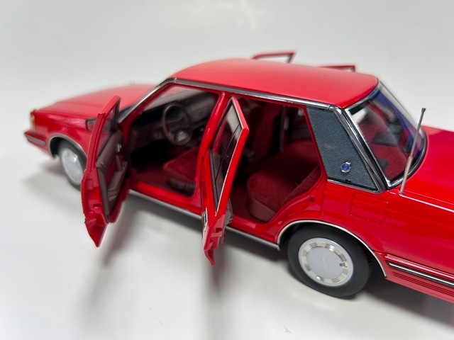 新品 8250614R-1 XiaoGuang MODEL 1/18 トヨタ クラウン MS122 レッド