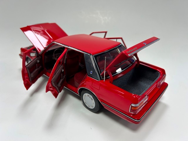 新品 8250614R-1 XiaoGuang MODEL 1/18 トヨタ クラウン MS122 レッド