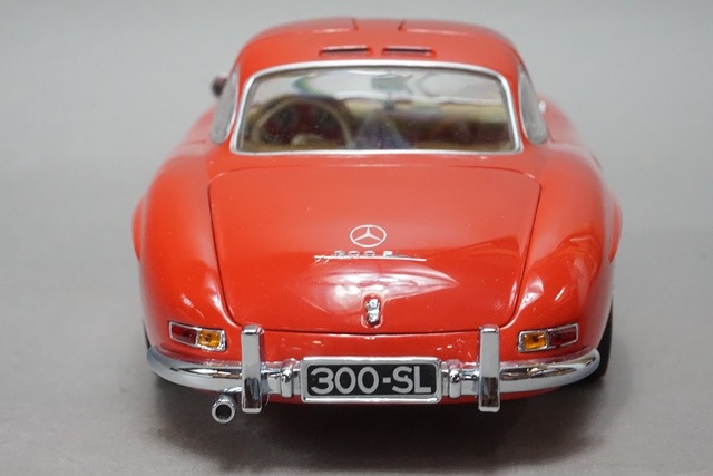 1/18 ミニチャンプス 180039001 メルセデスベンツ 300 SL ガルウイング