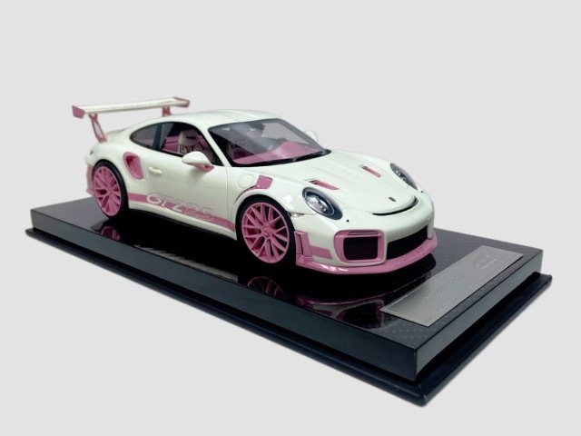 予約 Uitra Unique 1/18 ポルシェ Porsche 911 GT2RS Luminous
