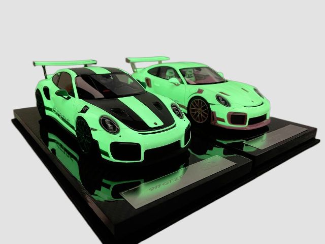 予約 Uitra Unique 1/18 ポルシェ Porsche 911 GT2RS Luminous