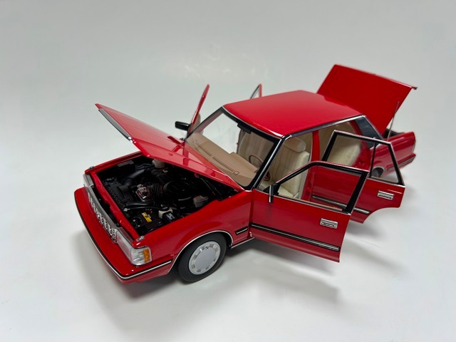 新品 8250614R-2 XiaoGuang MODEL 1/18 トヨタ クラウン MS122 レッド