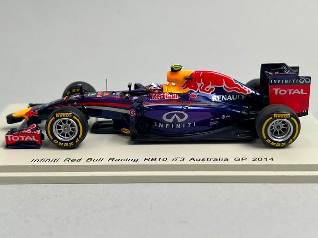 1/43 スパーク S3086 Infiniti レッドブルレーシング RB10
