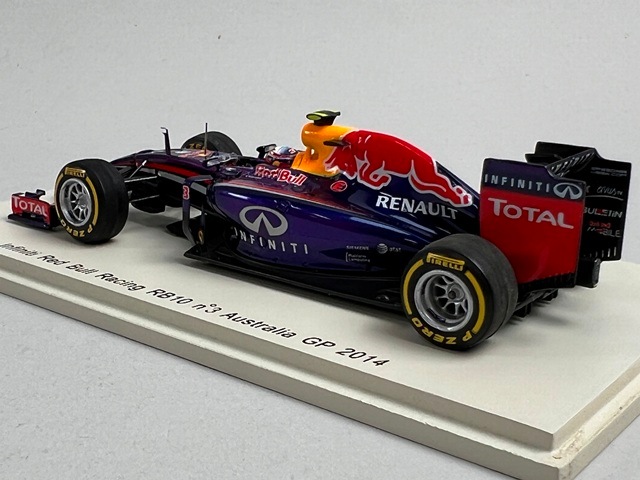 1/43 スパーク S3086 Infiniti レッドブルレーシング RB10