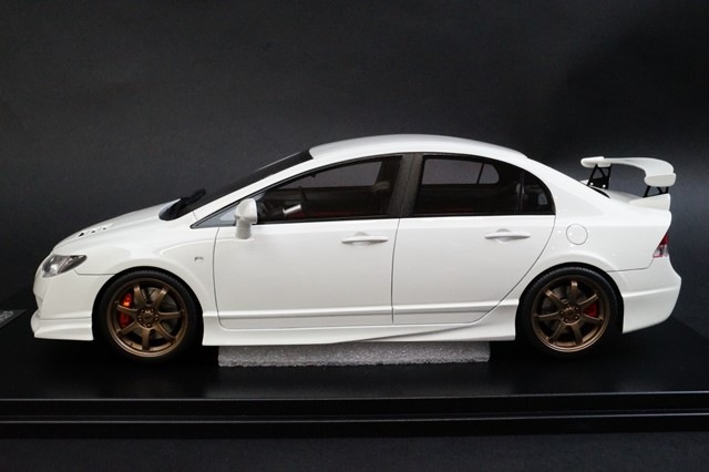 17A01-01 onemodel 1/18 ۥ CIVIC Type-R FD2 Mugen White 