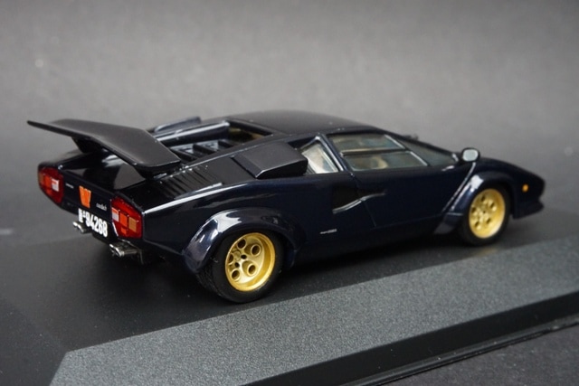 1/43 イクソ CLC025 ランボルギーニ Countach LP400S W.Wolf