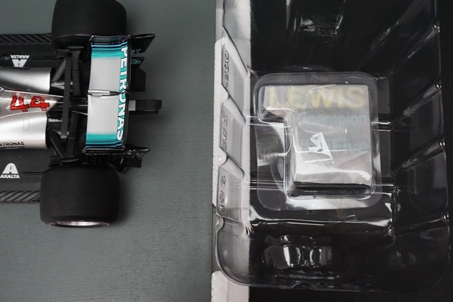 1/18 スパーク 18S355 メルセデス AMG ペトロナス Motorsport F1 W09