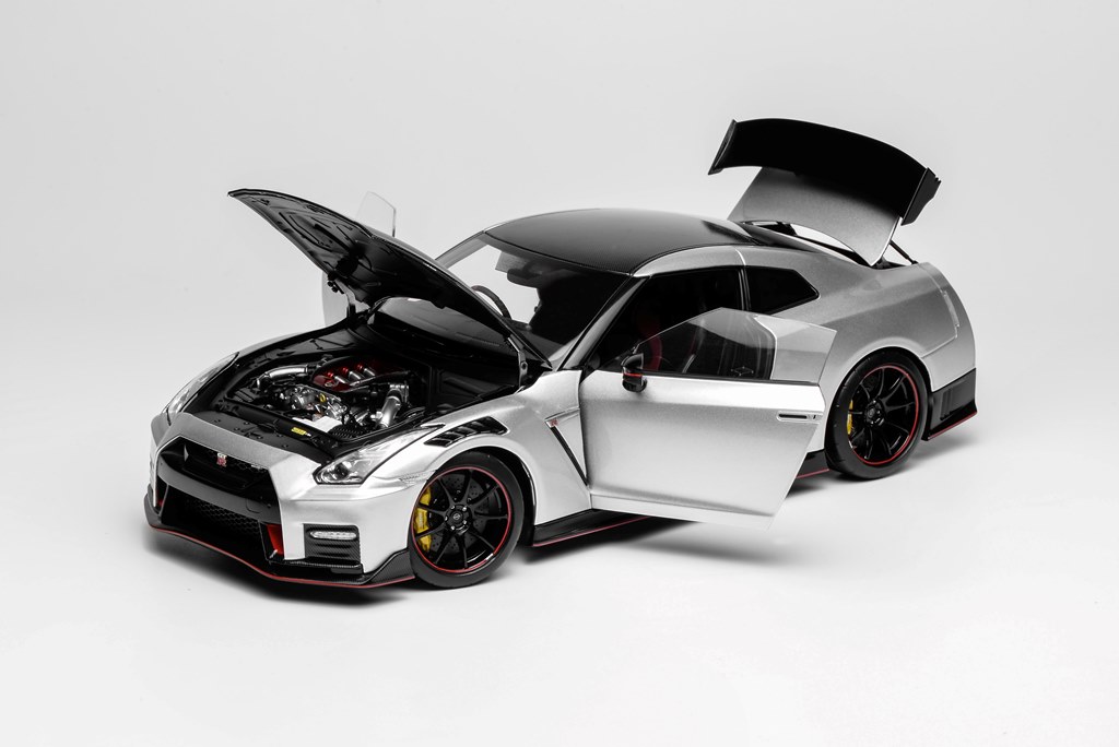 予約 M83528 モーターヘリックス 1/18 Nissan GT-R NISMO (R35