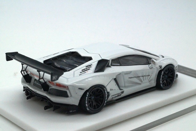  LB700-002 LBPERFORMANCE 1/64 LIBERTY WALK LB Works Aventador White